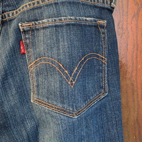 Levi's Straight 424 Jeans Medium Blue Lightly Distressed Size 9 - Picture 3 of 9